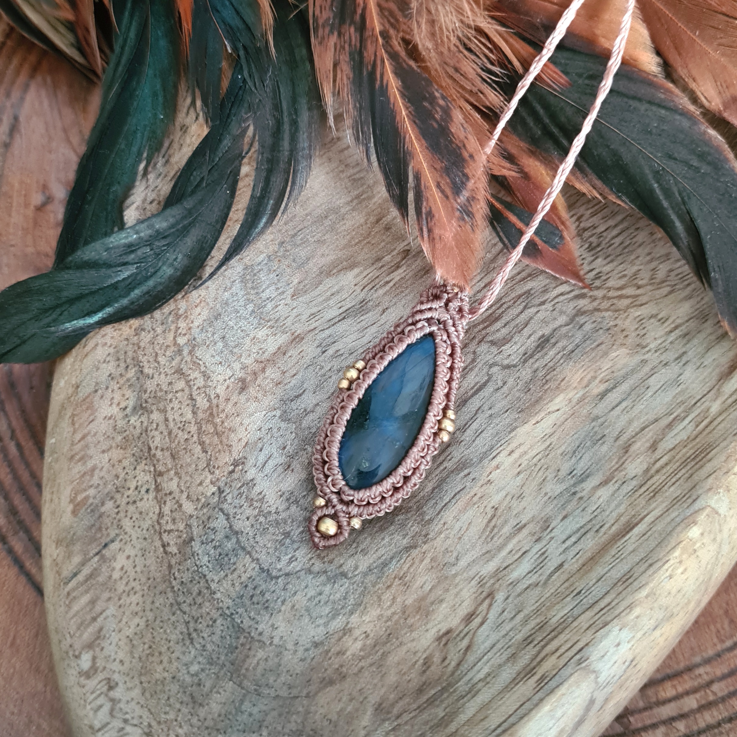 Macramé ketting Labradoriet