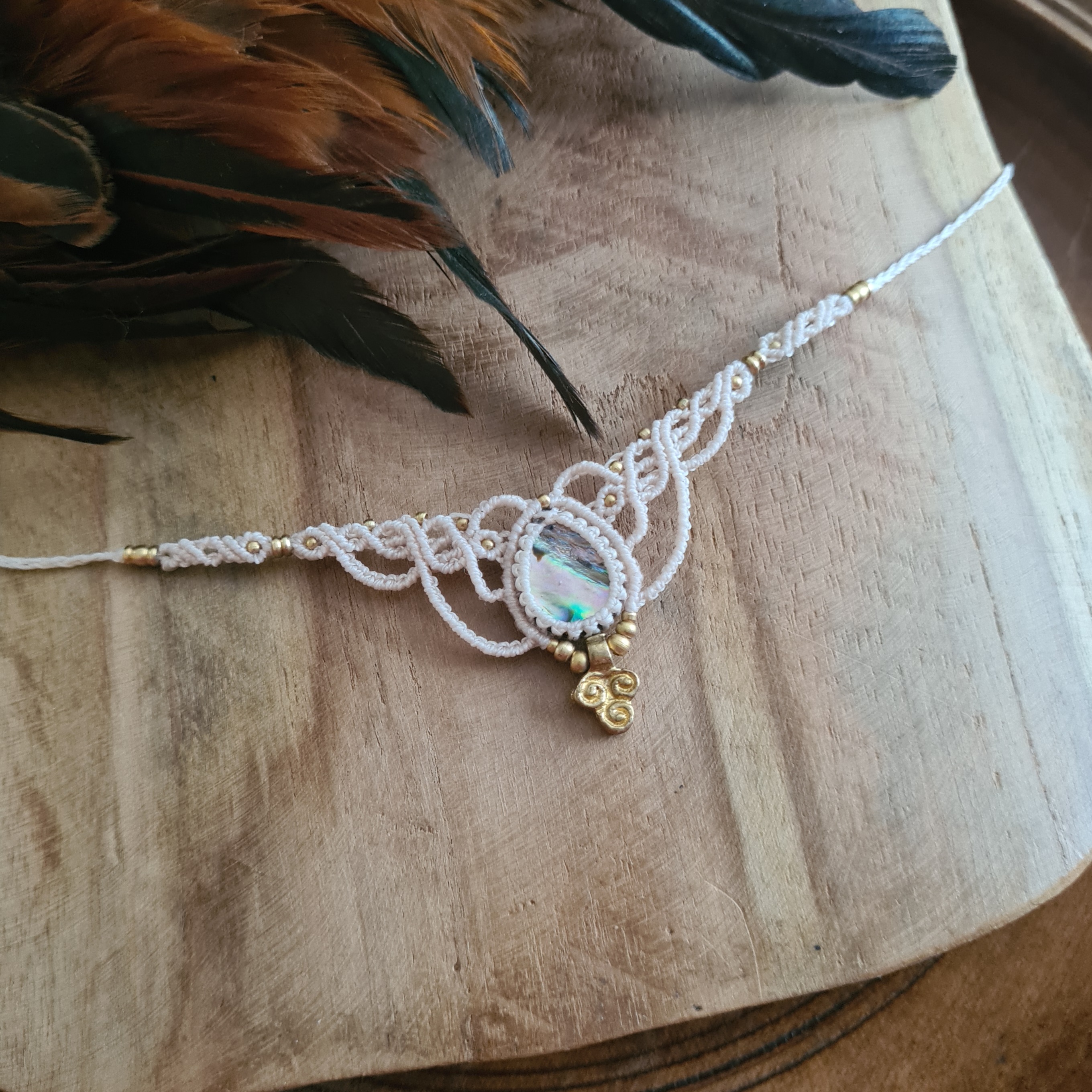 Macramé choker Abalone