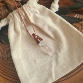 Macramé pendant Bergkristal