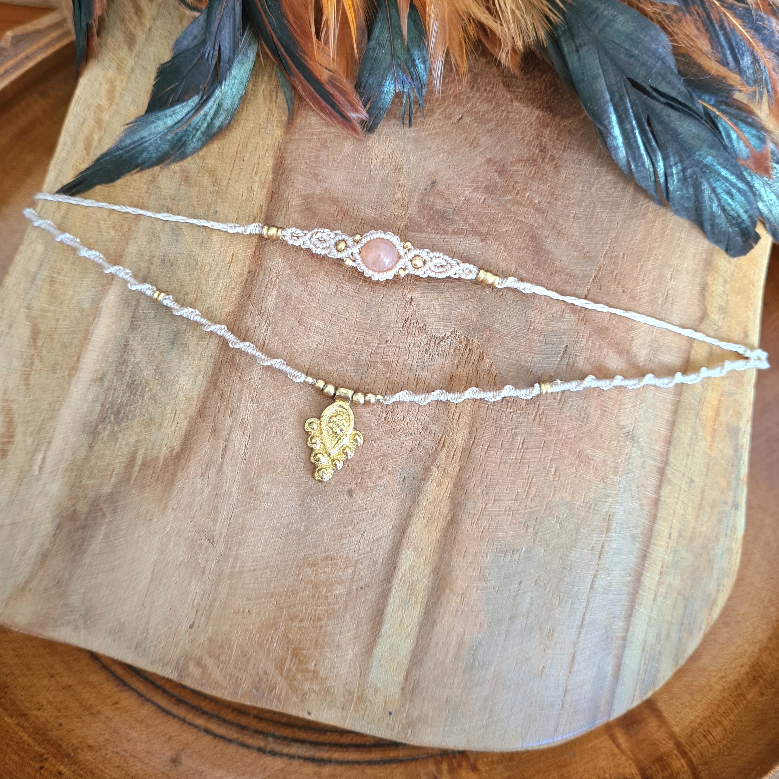 Double layered choker Maansteen