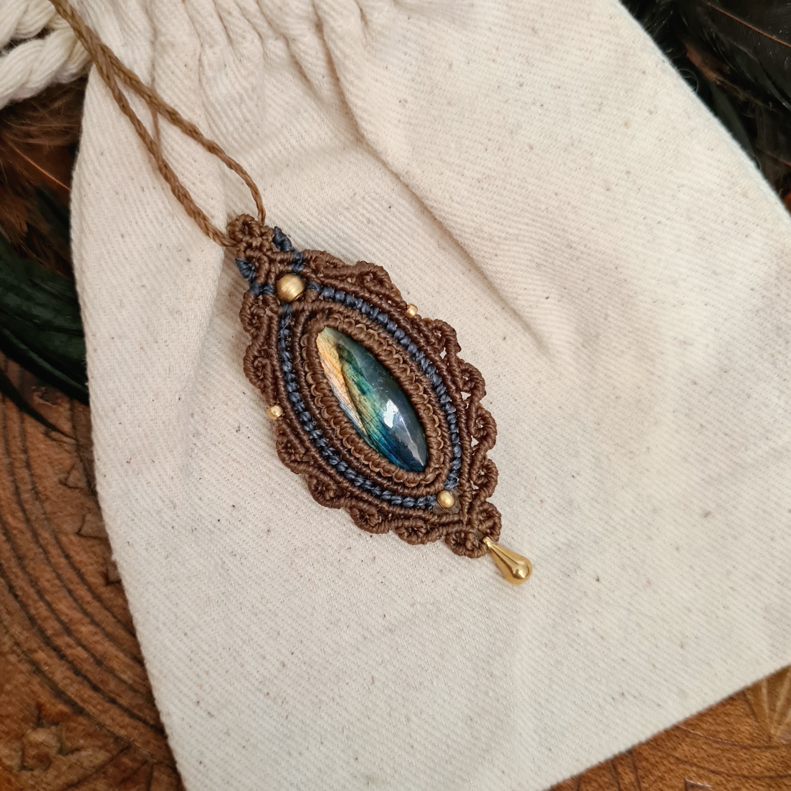 Macramé ketting Labradoriet