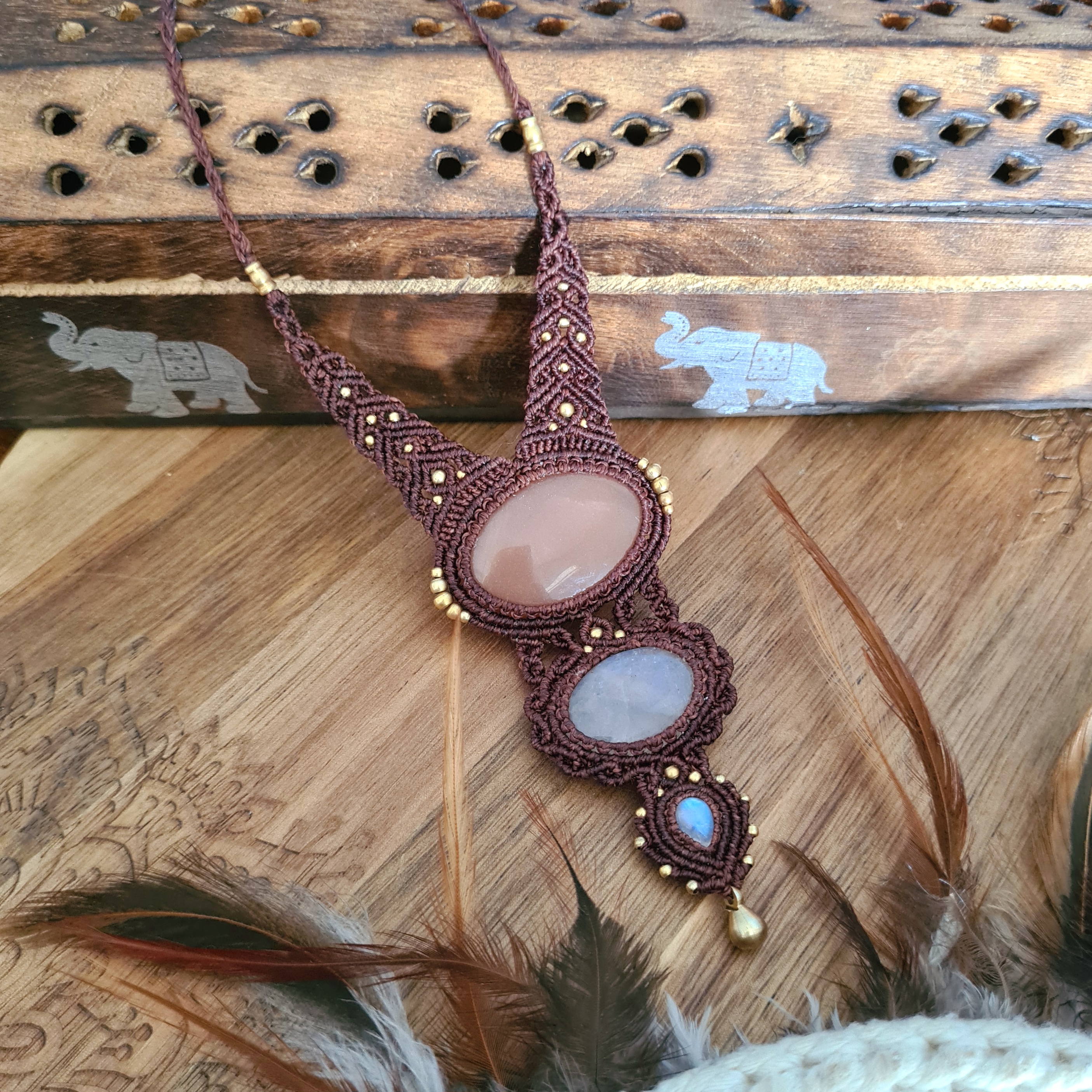 Macramé ketting Maansteen