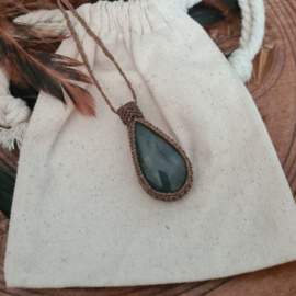 Macramé ketting Labradoriet