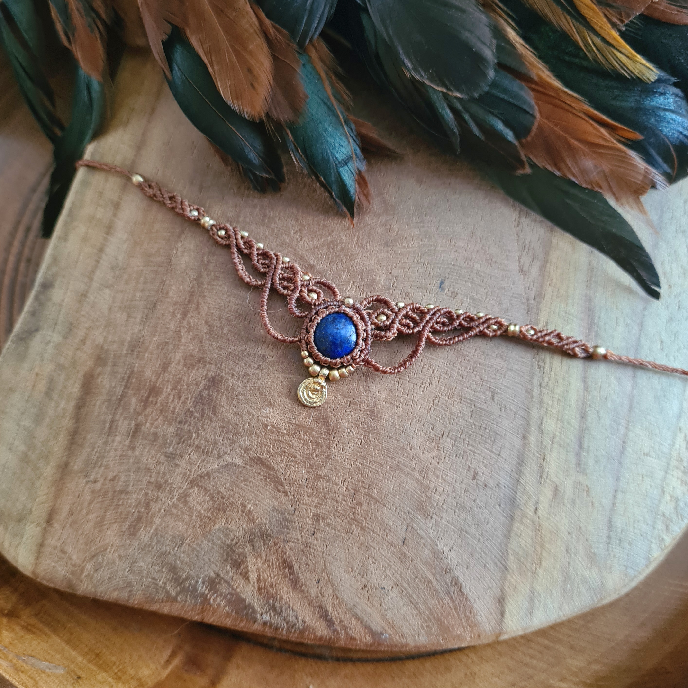 Macramé choker Lapis Lazuli