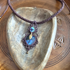 Macramé ketting Labradoriet en Abalone