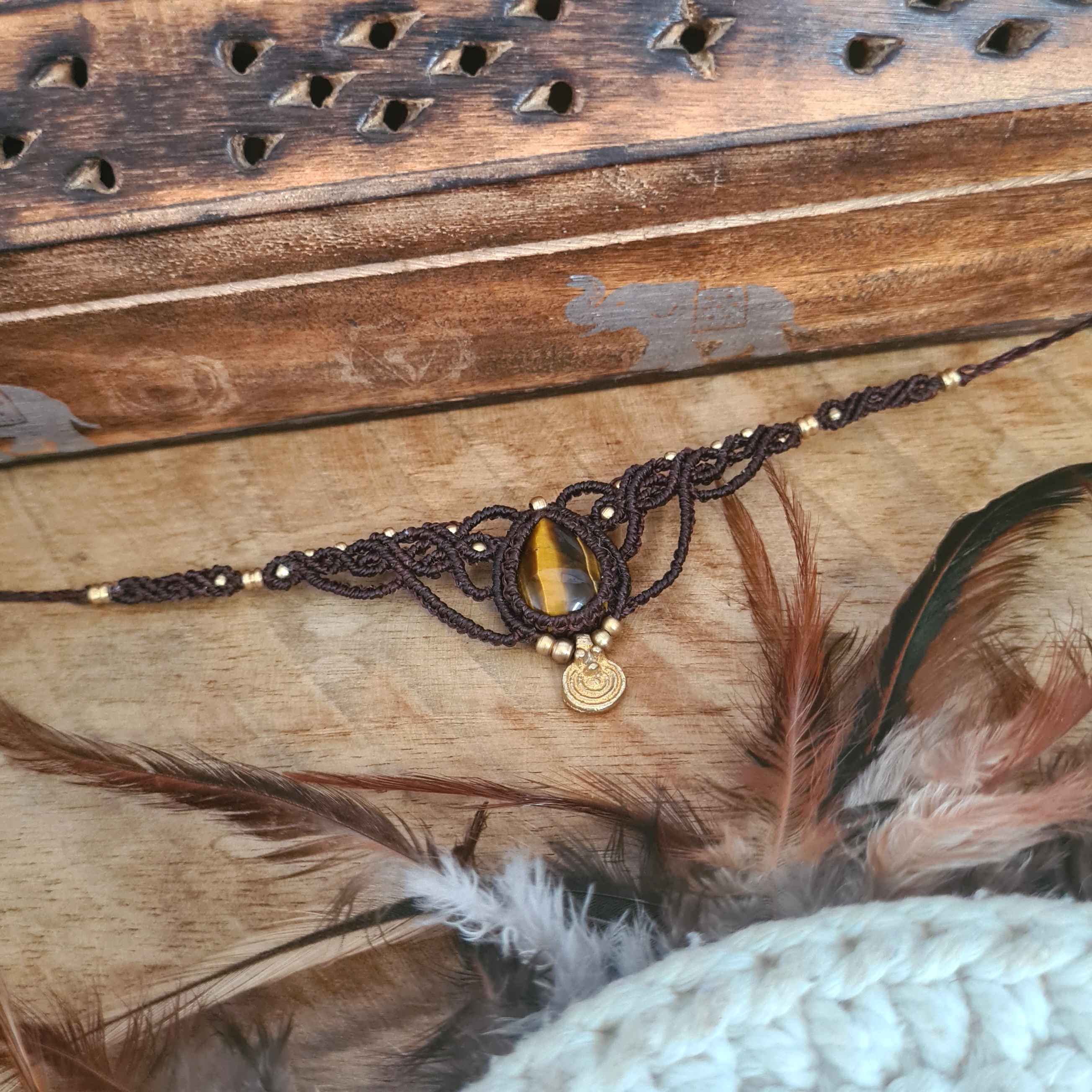 Macramé choker Tijgeroog