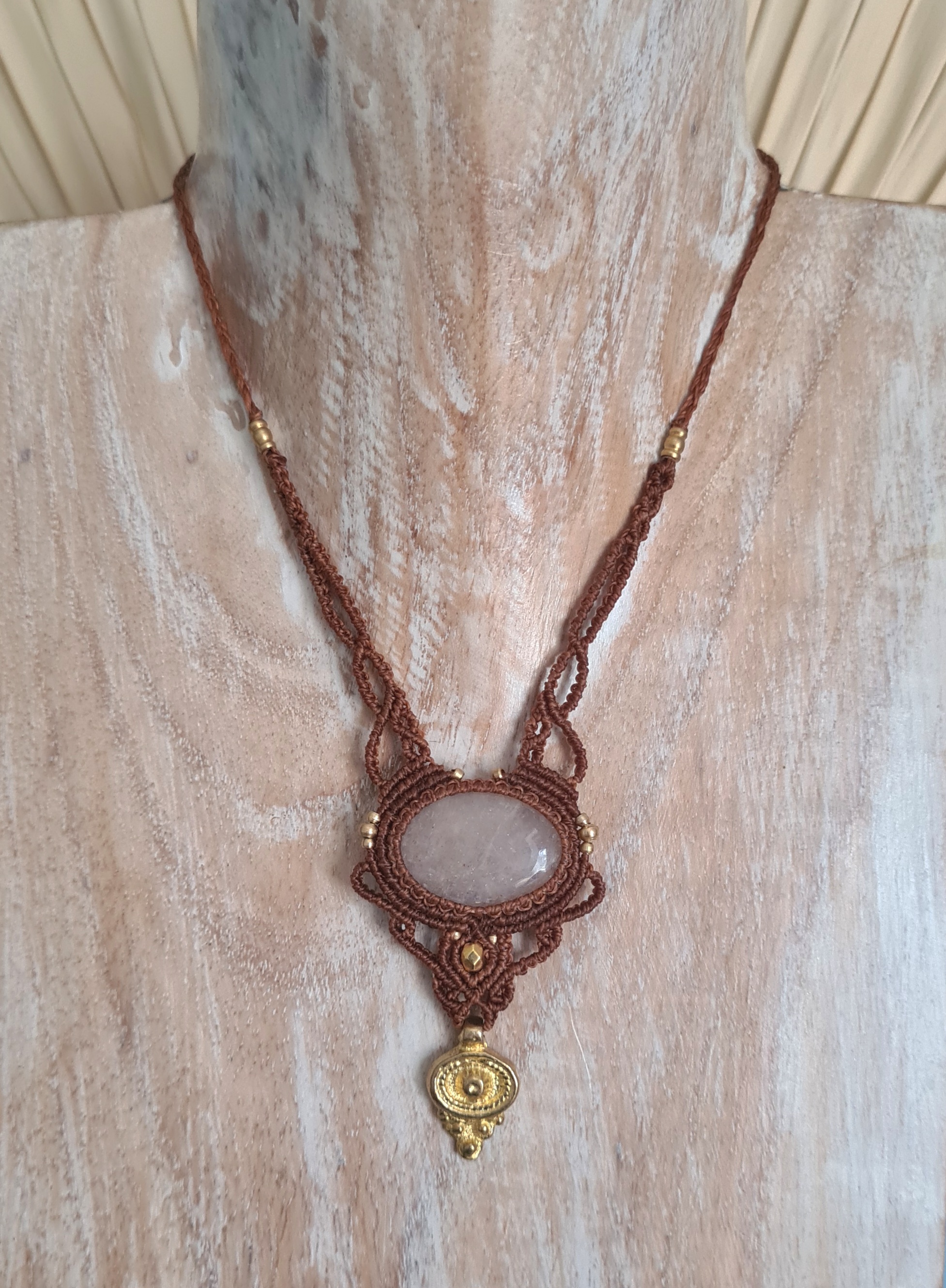 Macramé ketting Maansteen