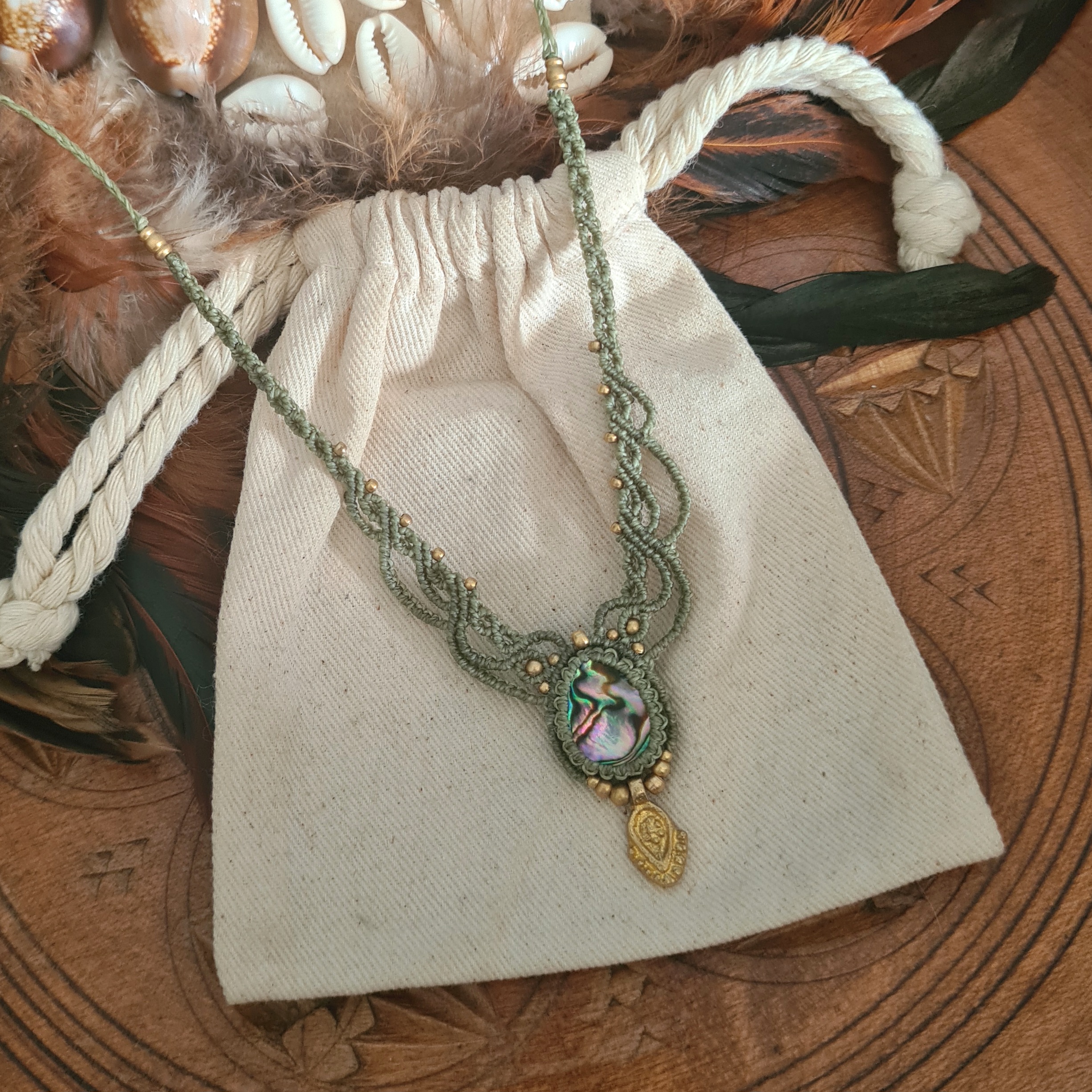 Macramé ketting Abalone