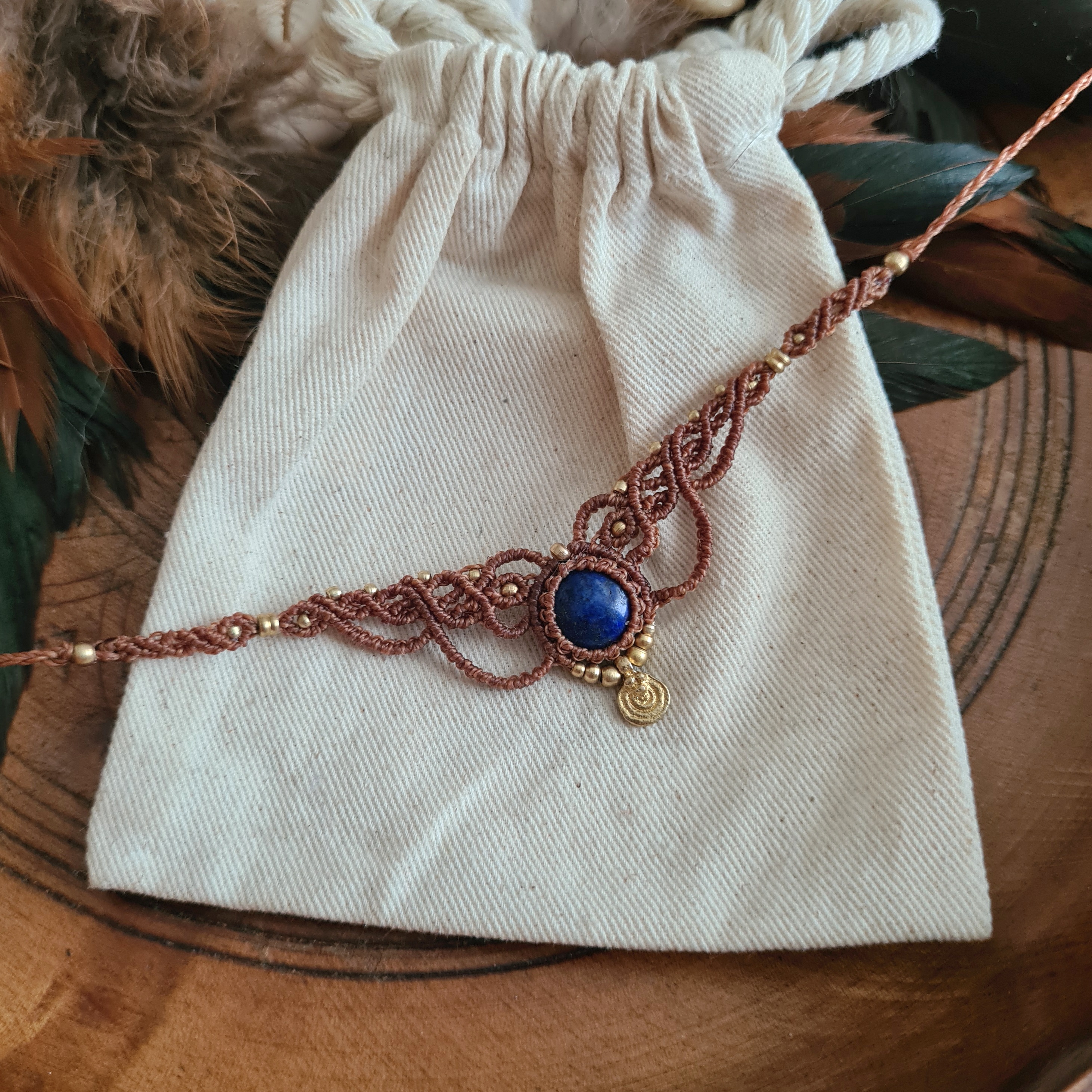 Macramé choker Lapis Lazuli