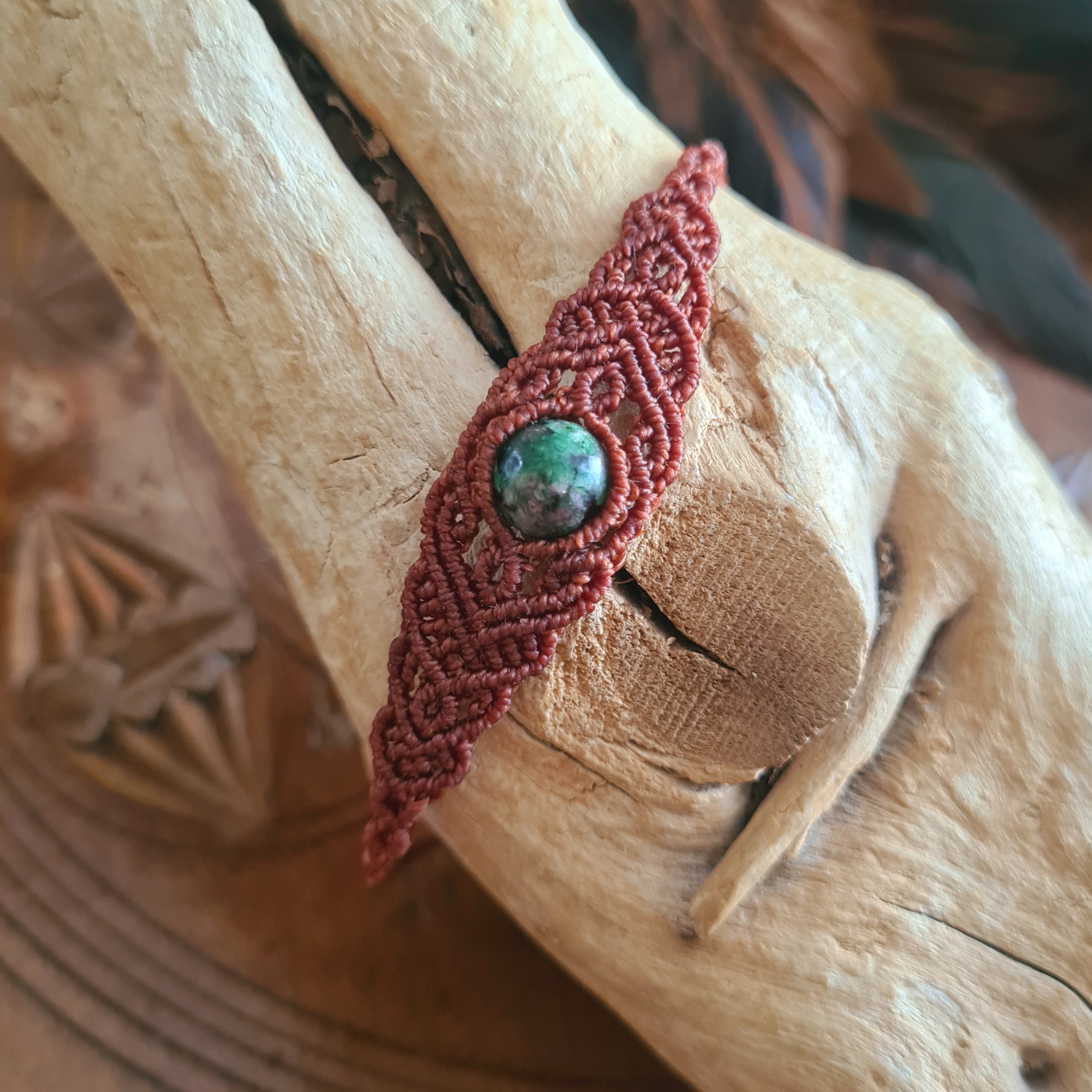 Armbandje Robijn in Zoisiet