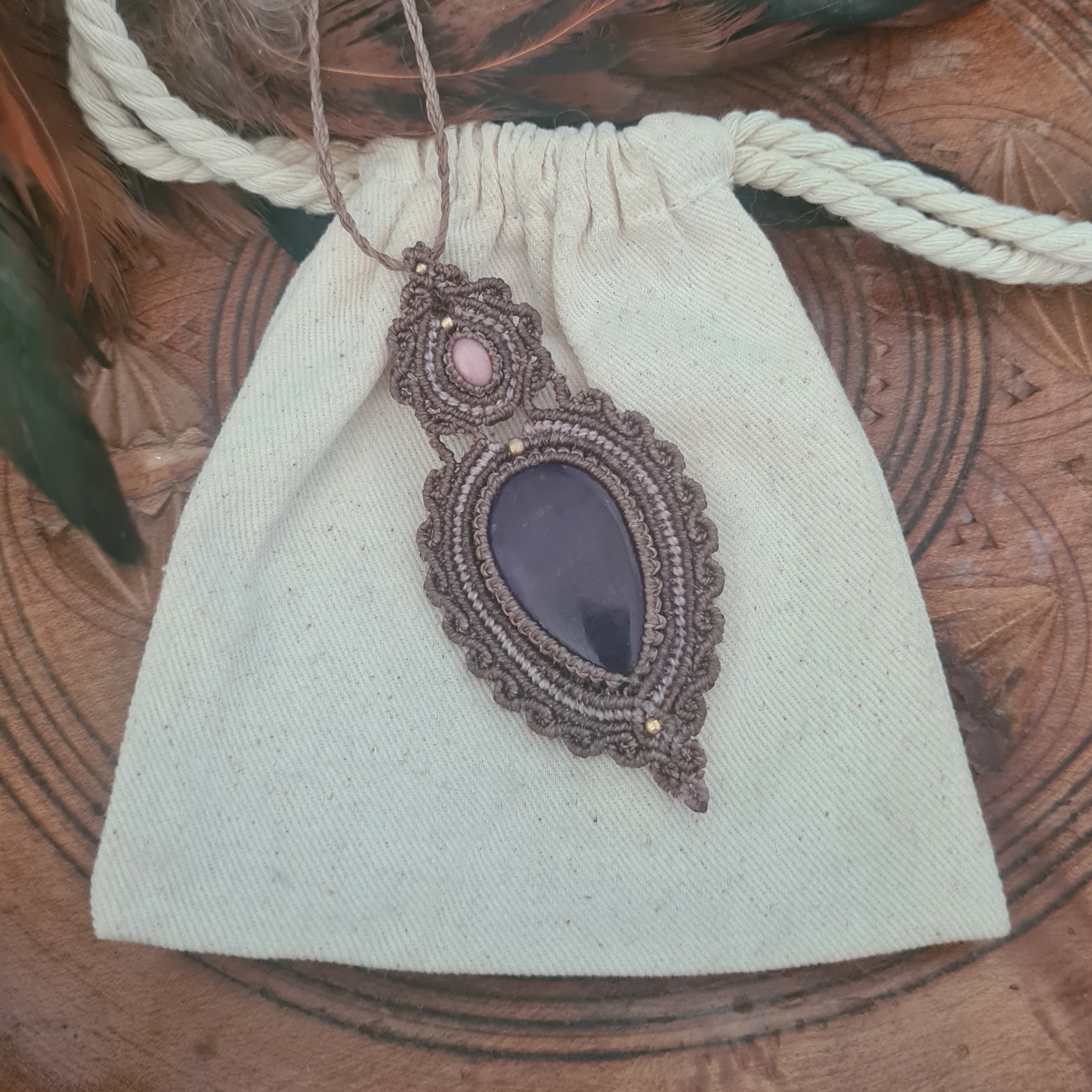 Macramé ketting Amethist en Rhodoniet