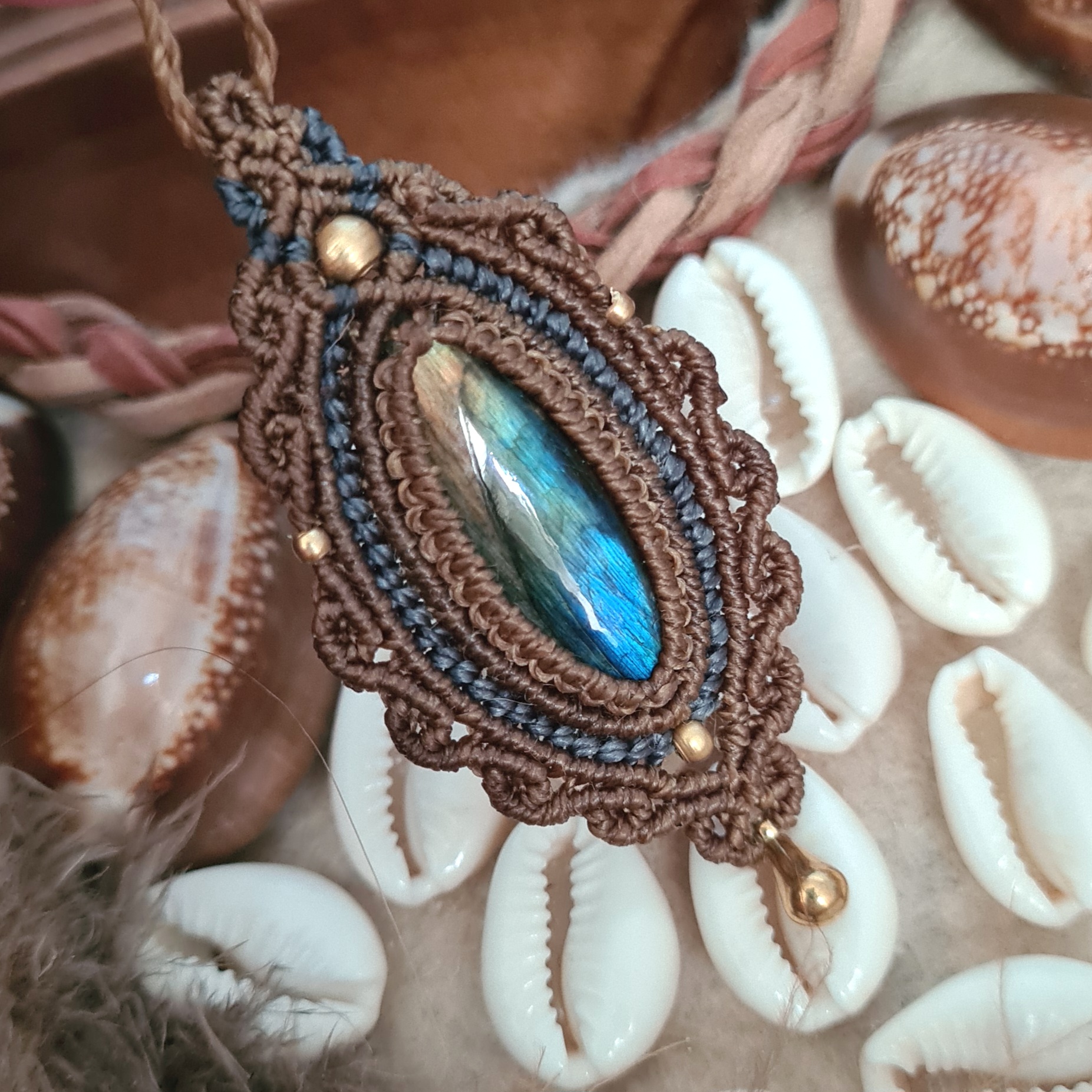Macramé ketting Labradoriet