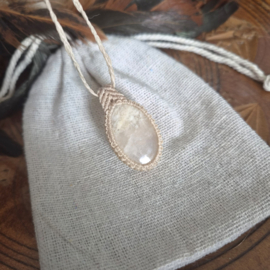 Macramé ketting  Maansteen
