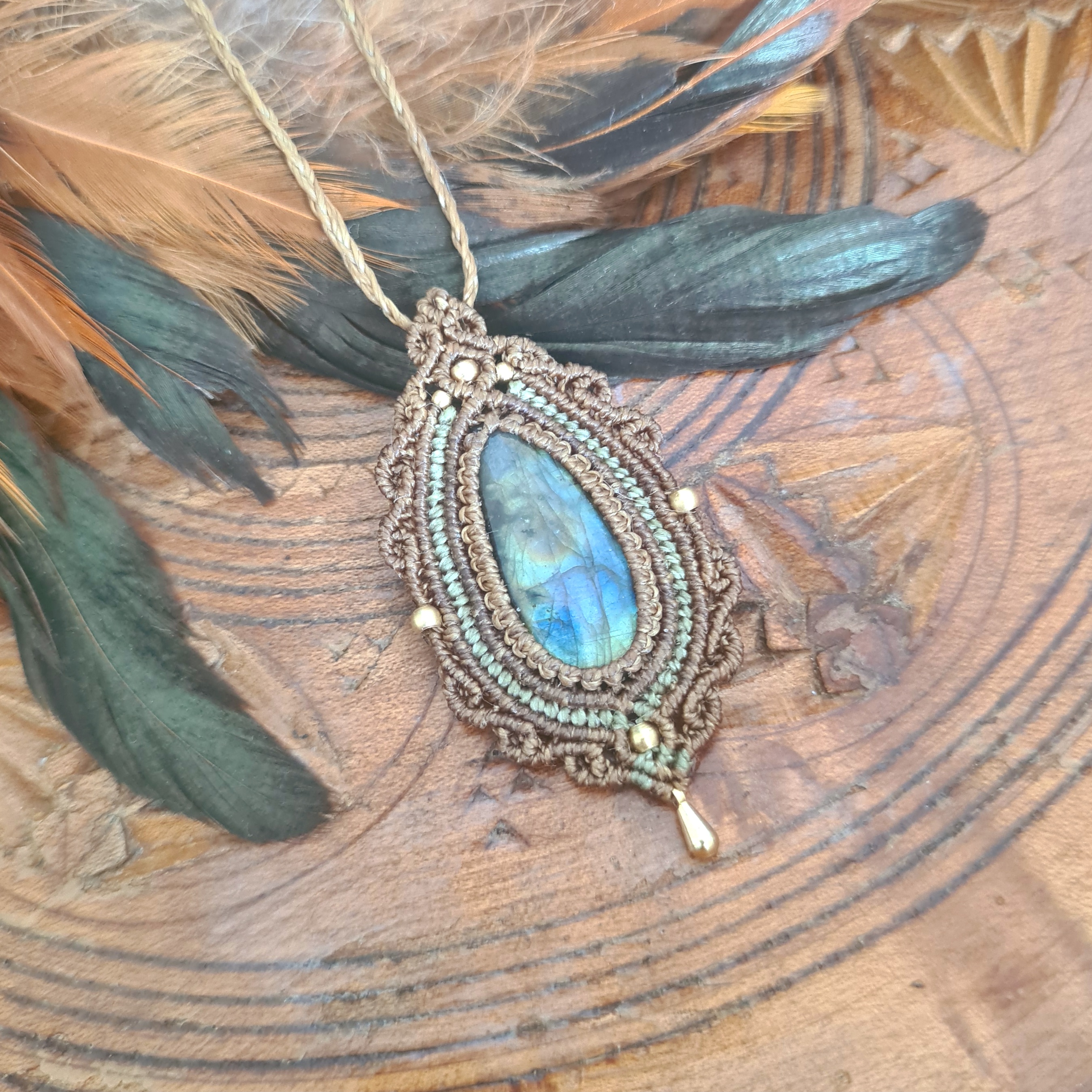 Macramé ketting Labradoriet