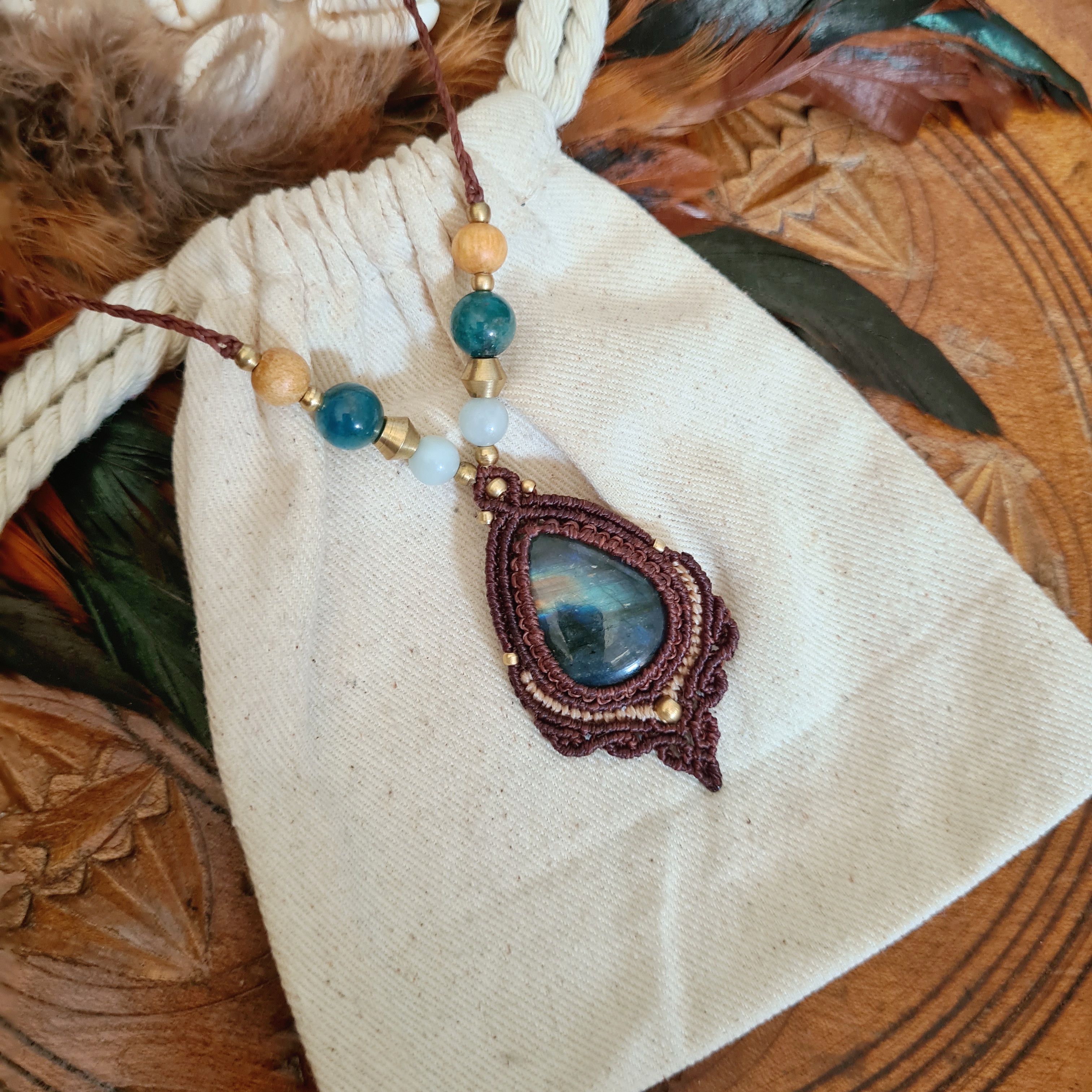 Macramé ketting Labradoriet