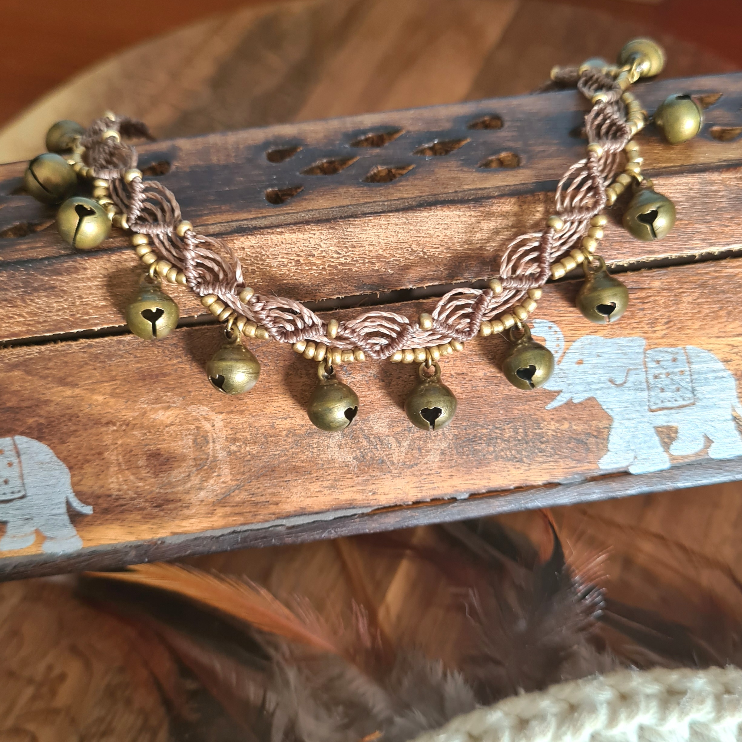 Macramé enkelbandje Belletjes