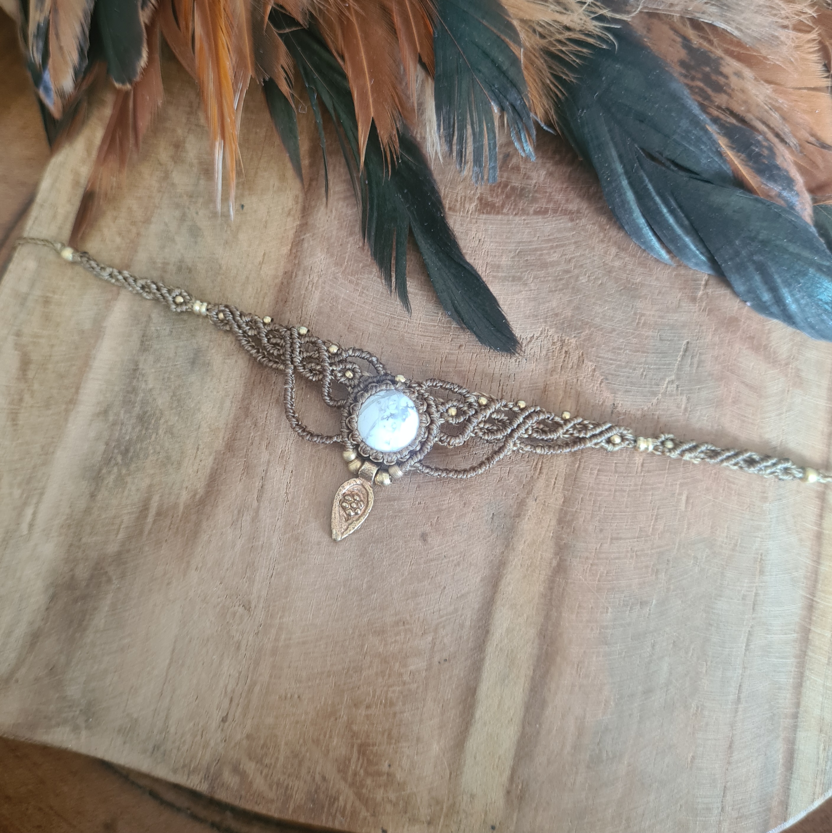 Macramé choker Howliet