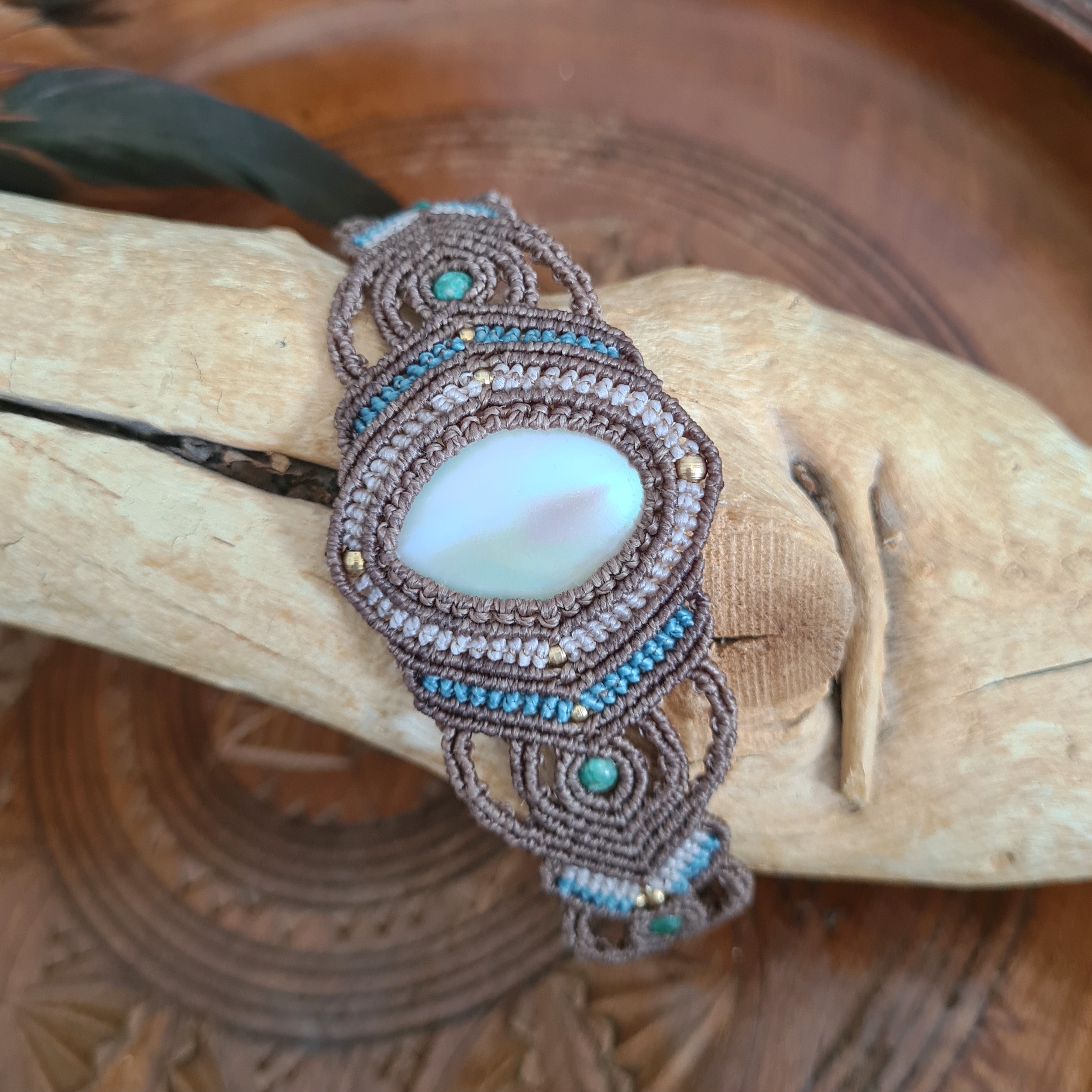Macramé armband Parelmoer