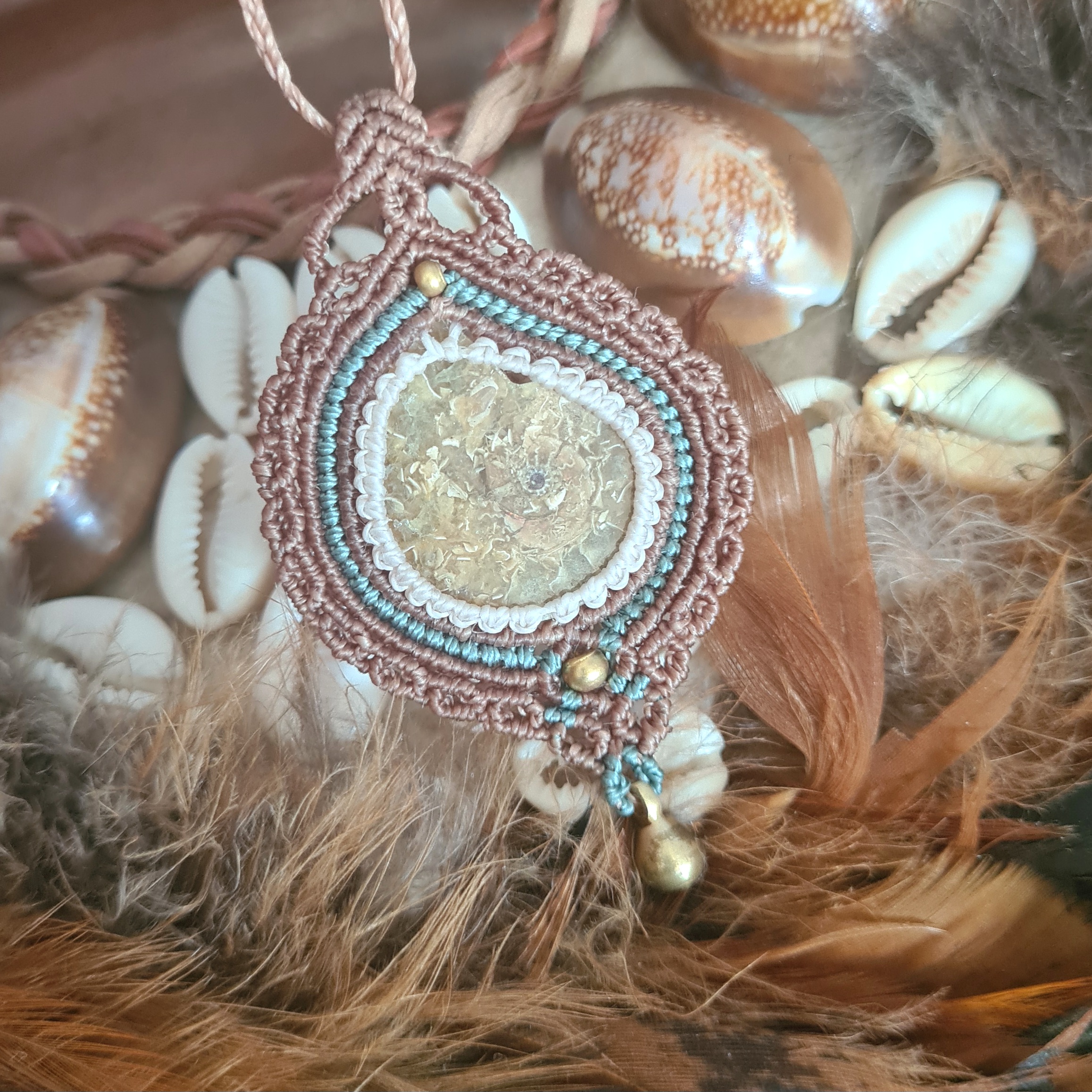 Macramé ketting Ammoniet