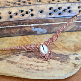Macramé choker Kauri schelp