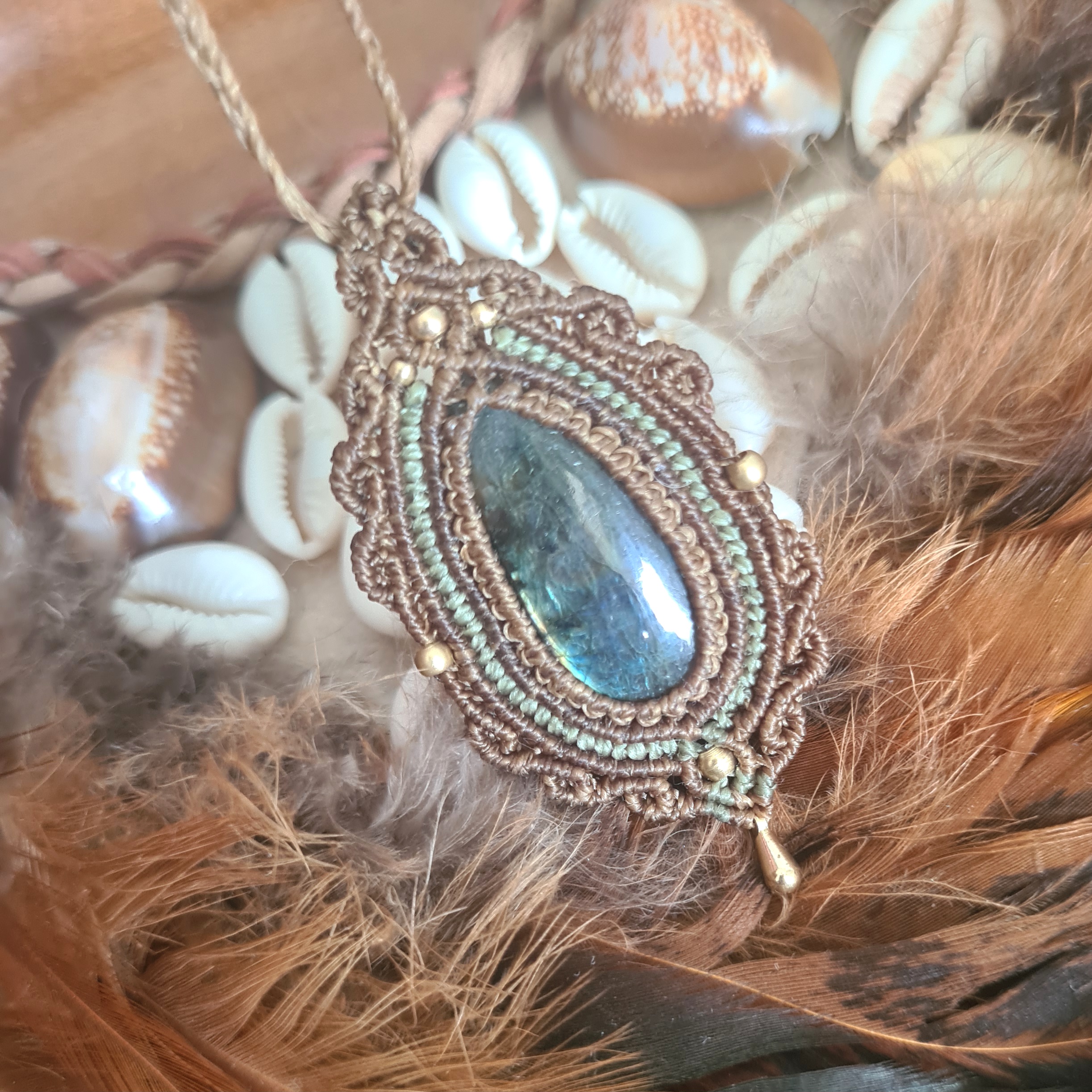 Macramé ketting Labradoriet
