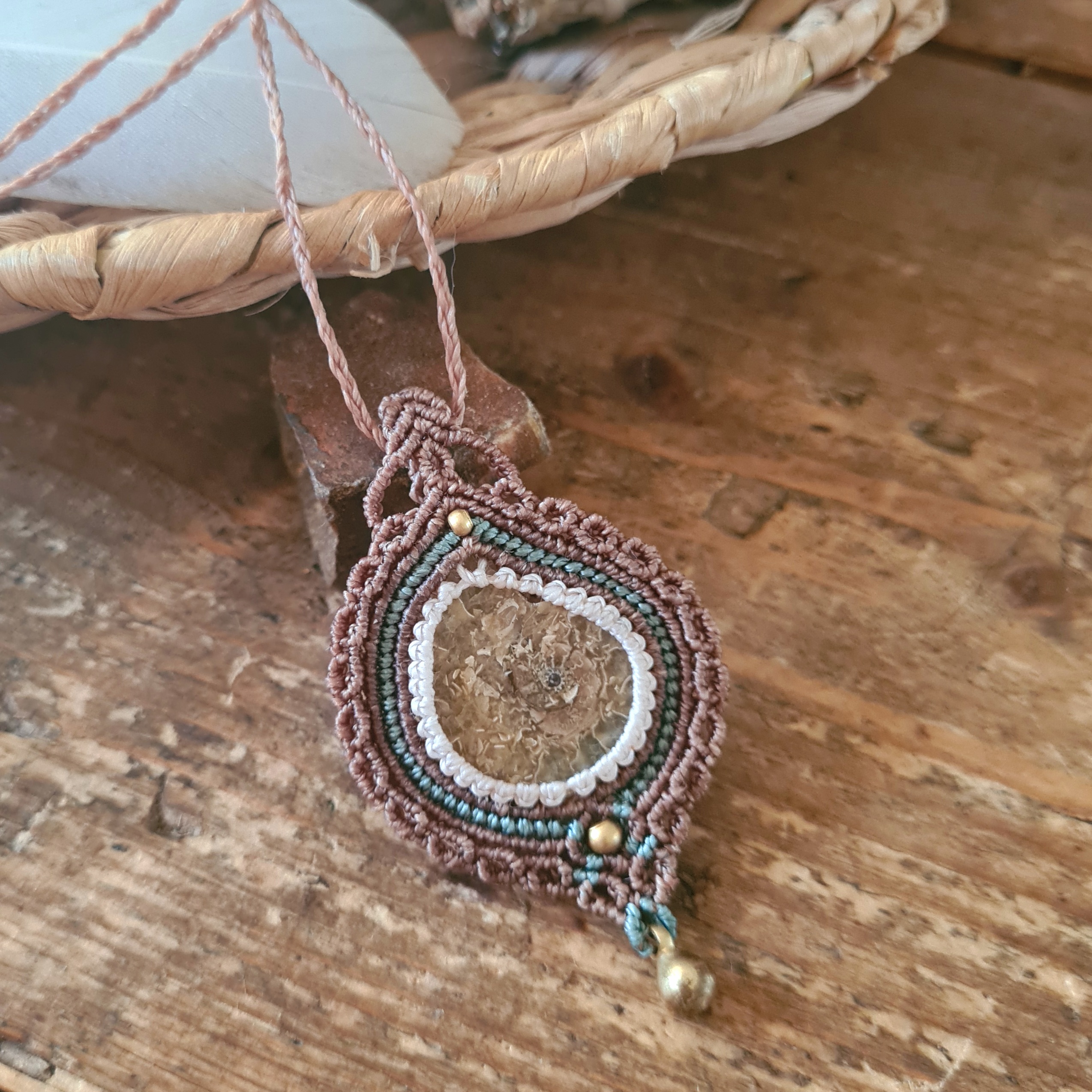 Macramé ketting Ammoniet
