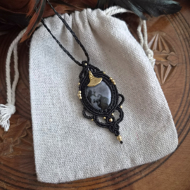 Macramé ketting  Gabbro