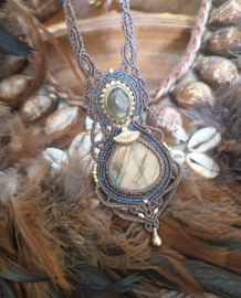 Macramé ketting Labradoriet