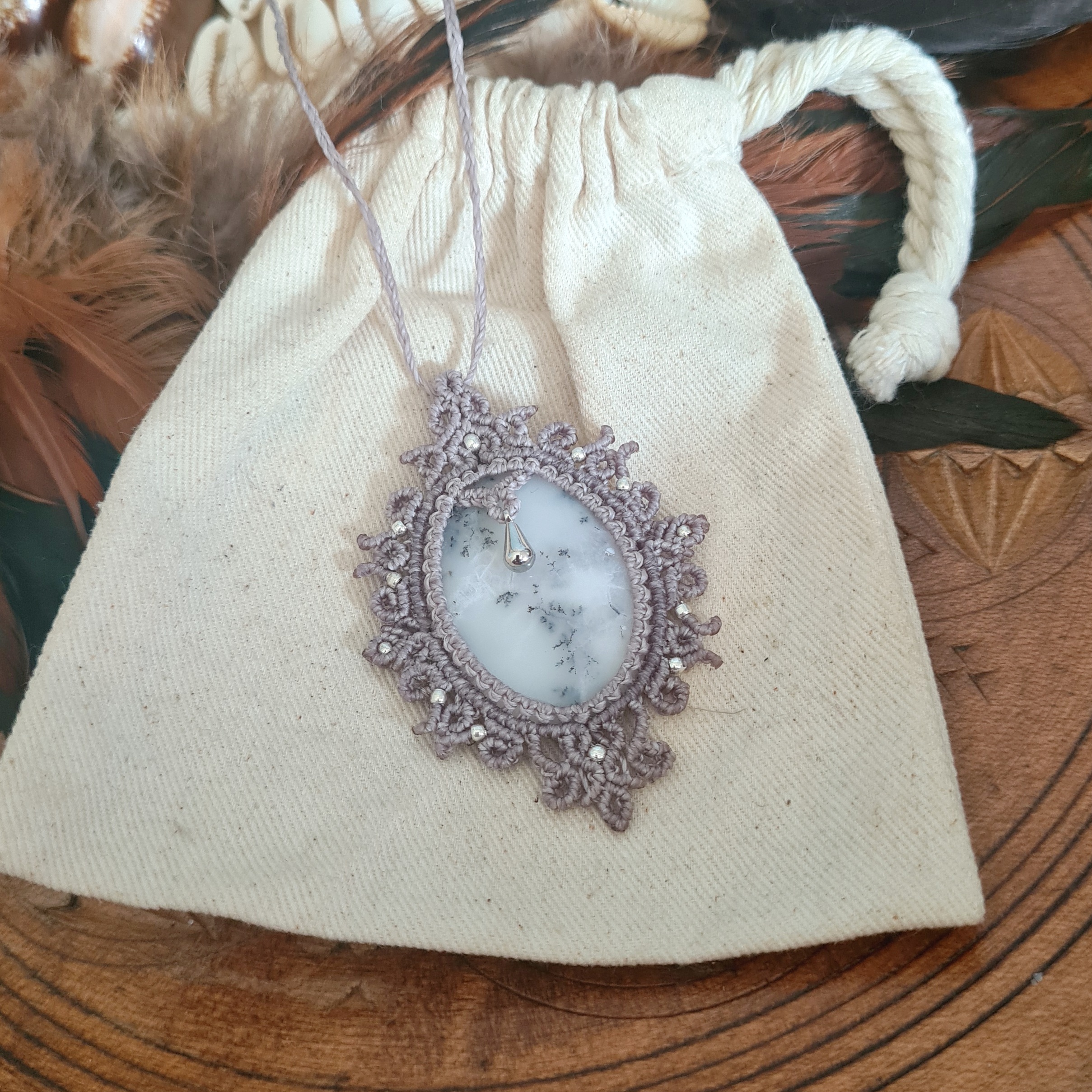 Macramé ketting Dendriet Opaal