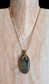 Wrapped stone ketting Valkenoog