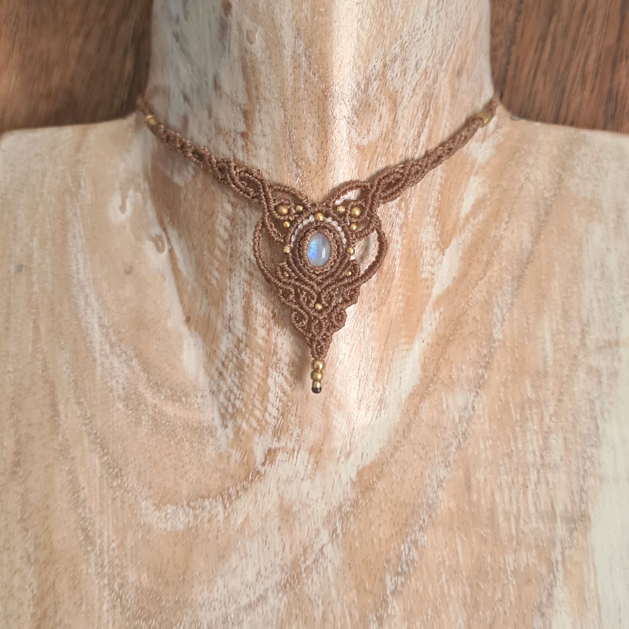 Macramé choker Maansteen