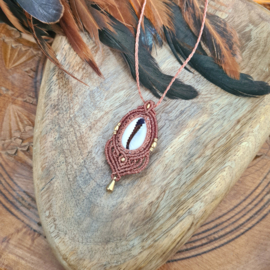 Macramé ketting Kauri schelp