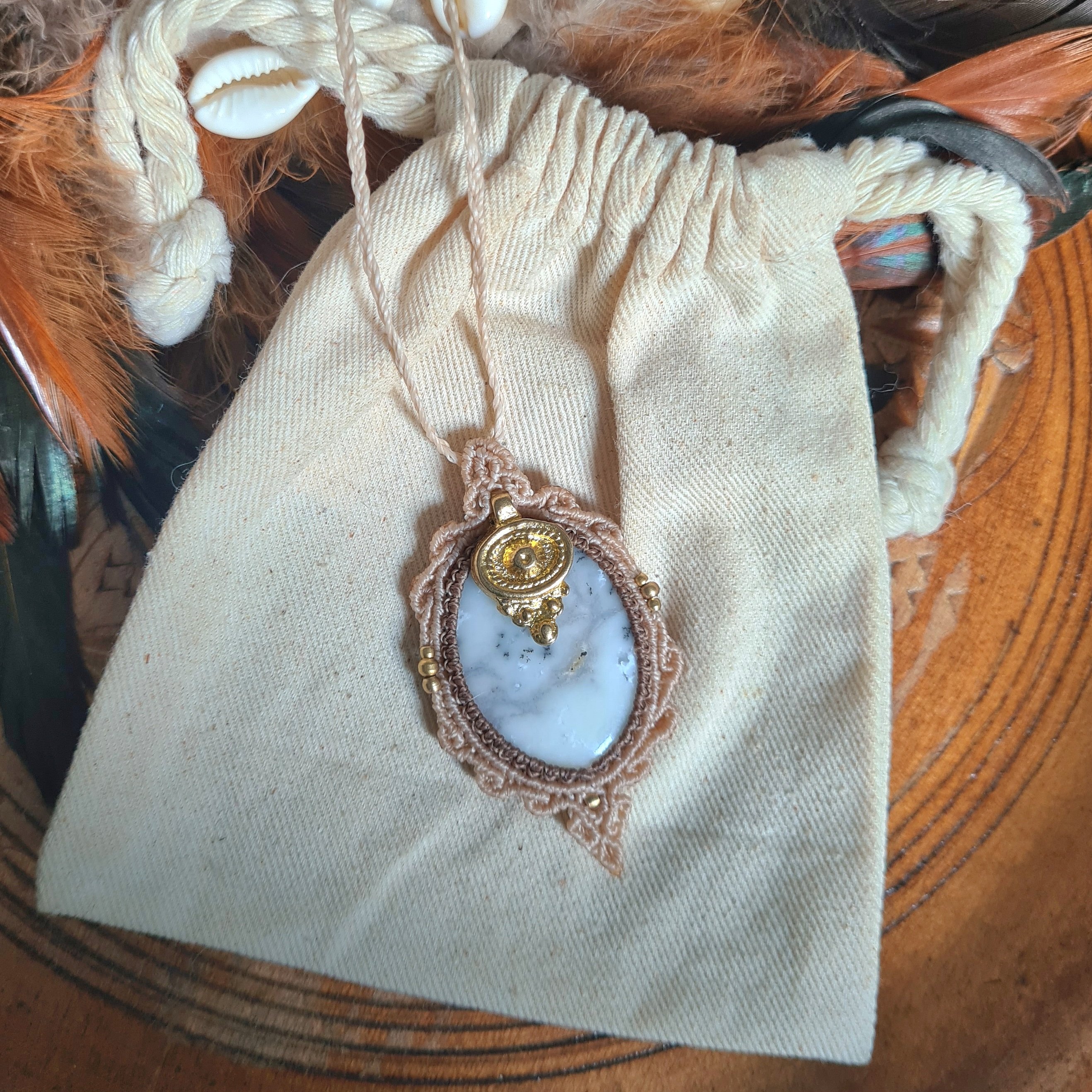 Macramé ketting Dendriet Opaal