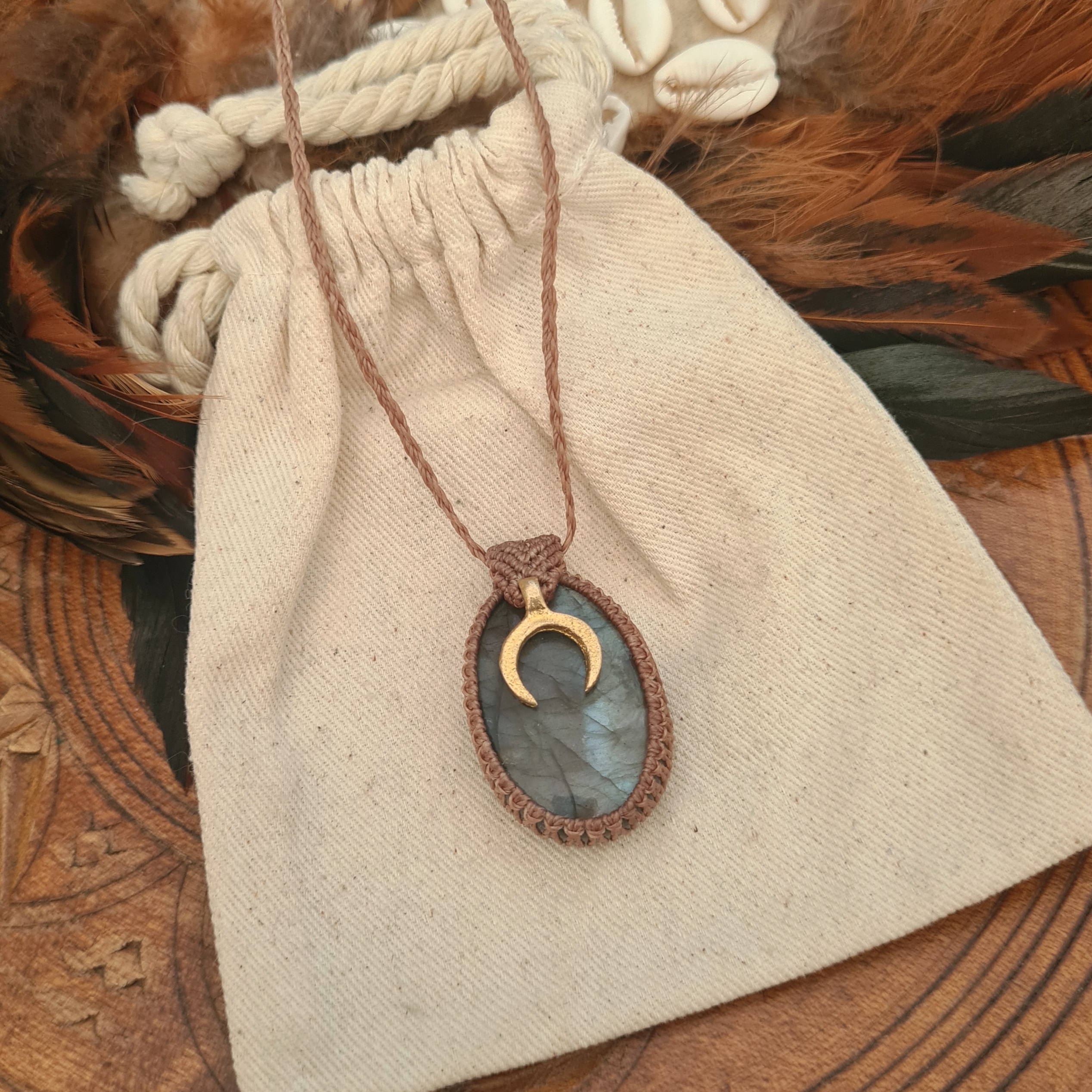 Macramé ketting Labradoriet