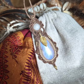 Macramé ketting  Maansteen