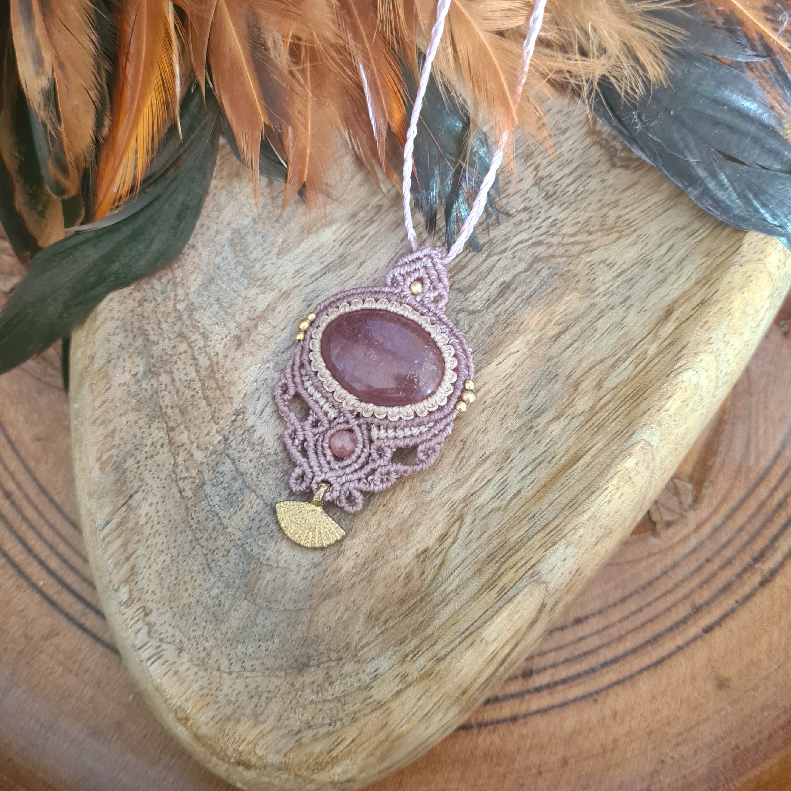 Macramé ketting Aardbeienkwarts