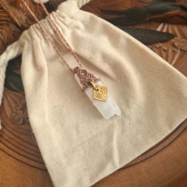 Macramé pendant Seleniet