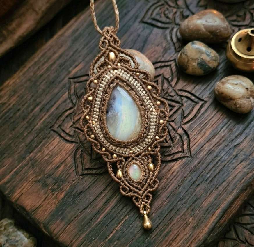 Macramé ketting Opaal