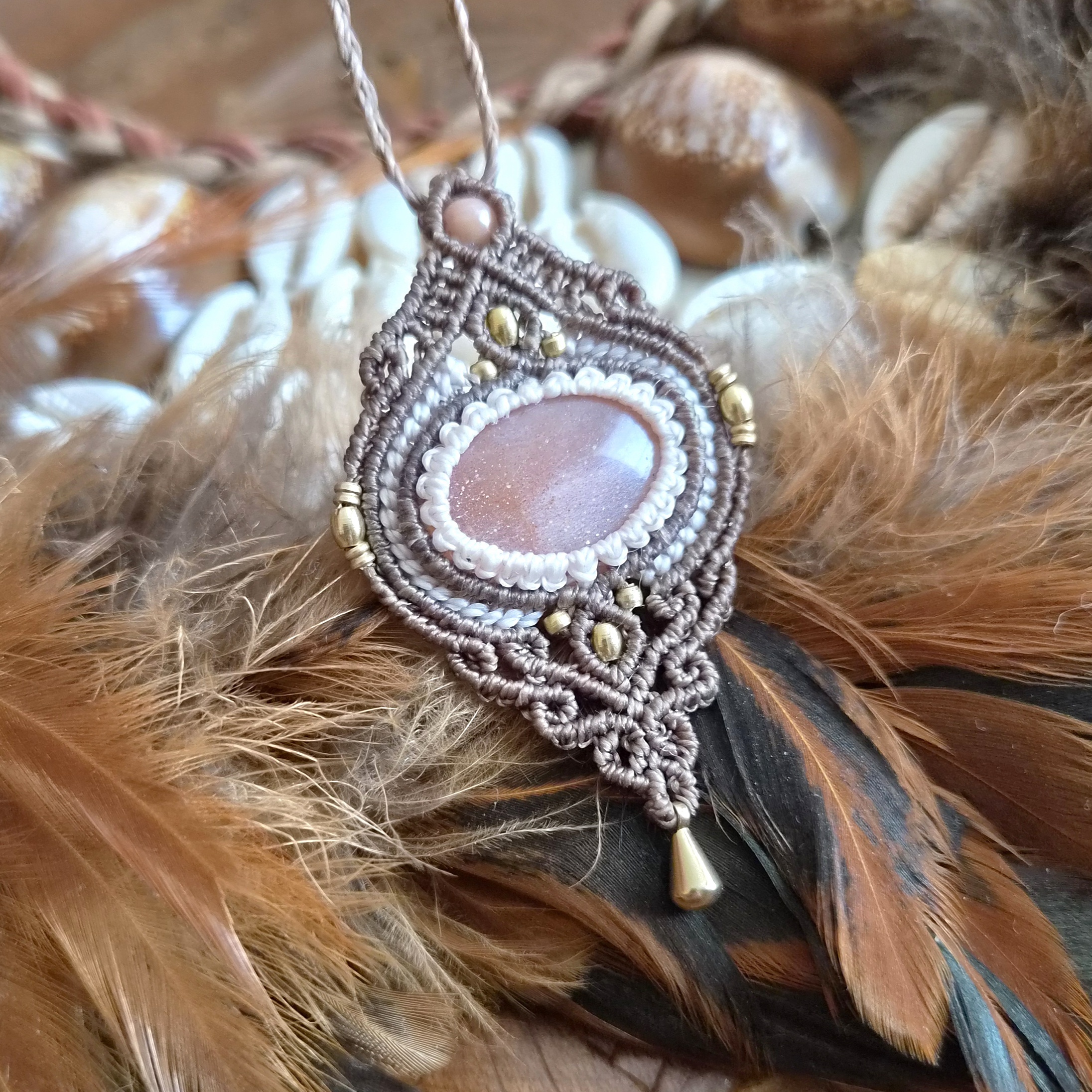 Macramé ketting Maansteen