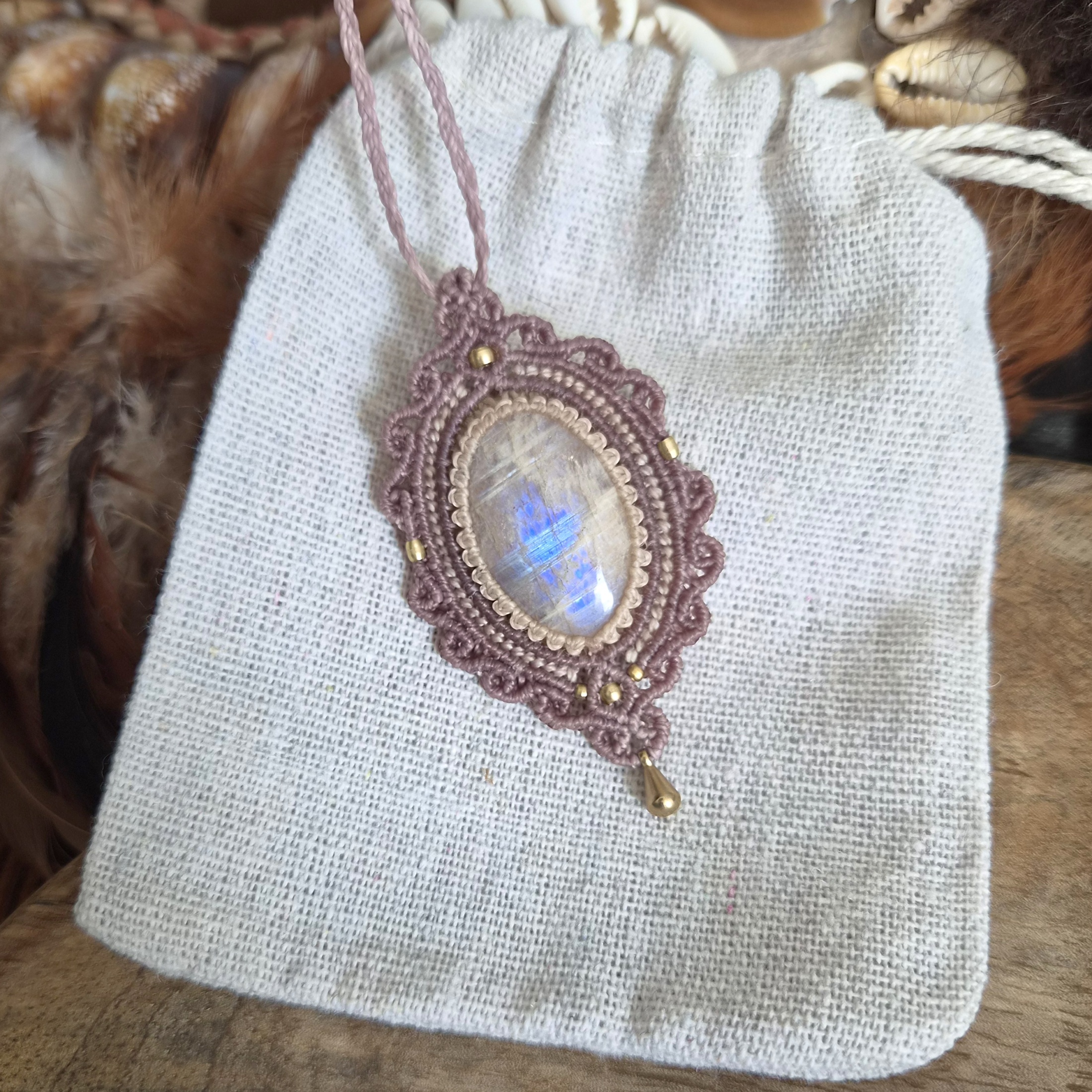 Macramé ketting Maansteen