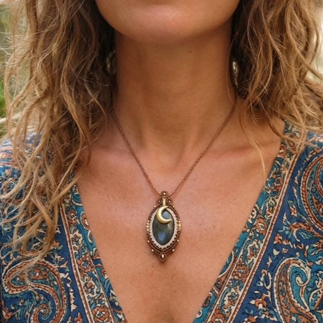 Macramé ketting Labradoriet