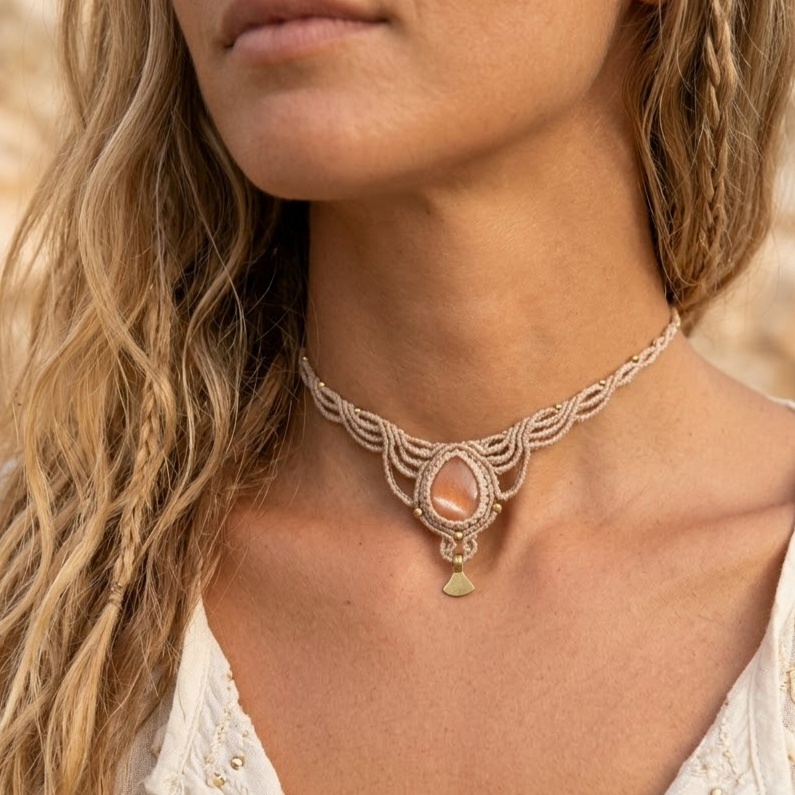 Macramé choker Maansteen