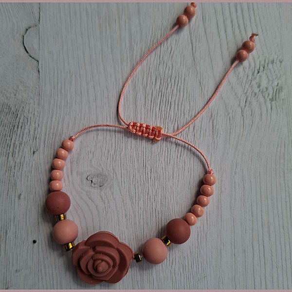 Armband Roos oud roze verstelbaar