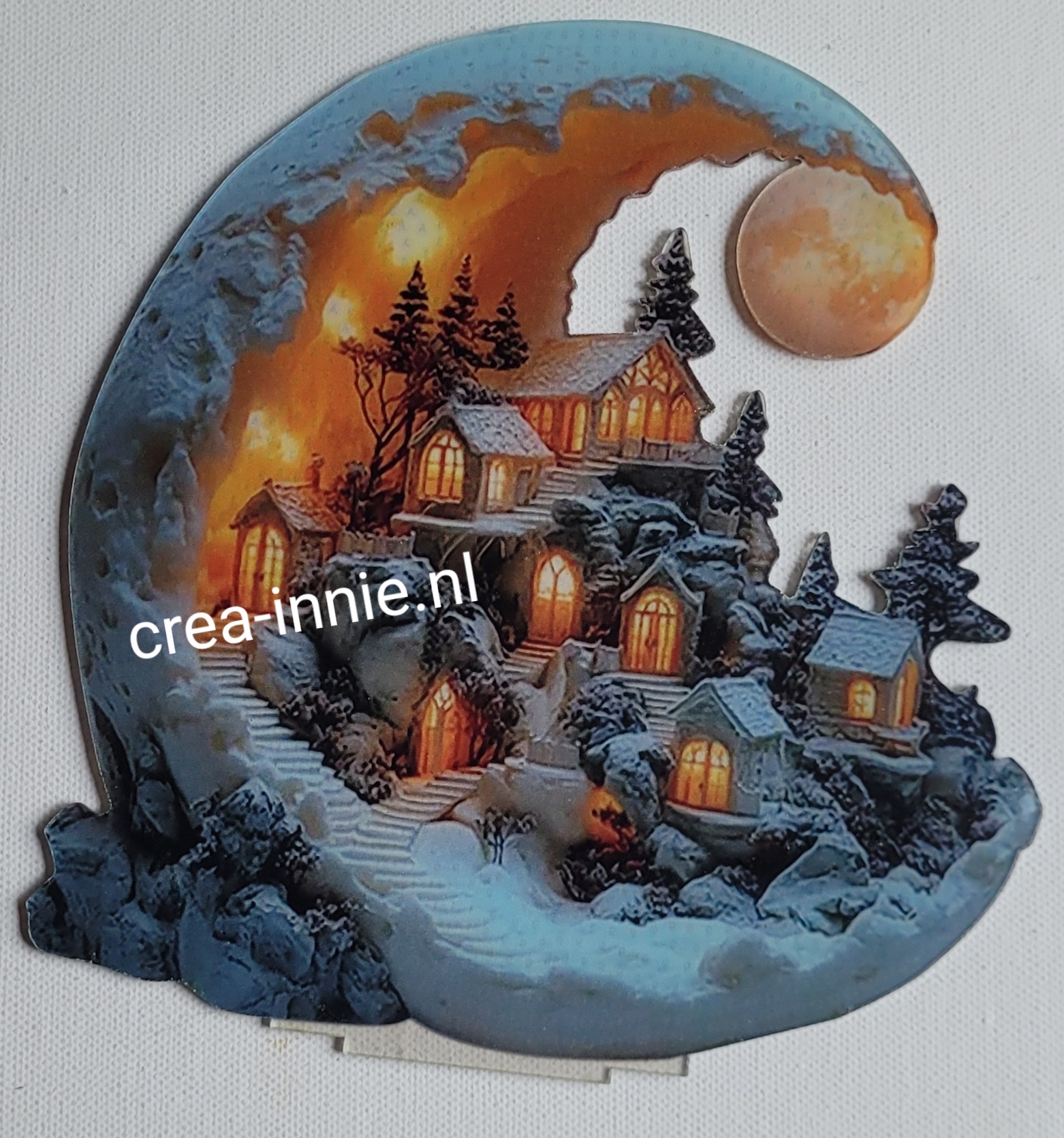 Ornament kunststof volle maan met dorp achterzijde