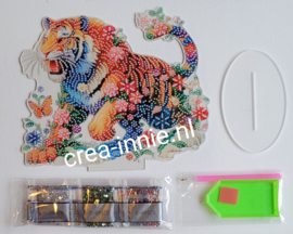 Staand ornament tijger met bloemen en vlinder