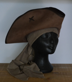 Tricorn Leer II