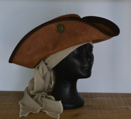 Tricorn Leer III