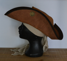 Tricorn Leer III