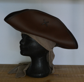 Tricorn Leer VI