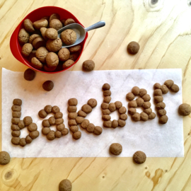 DIY bakpakket voor kruidnootjesLETTER